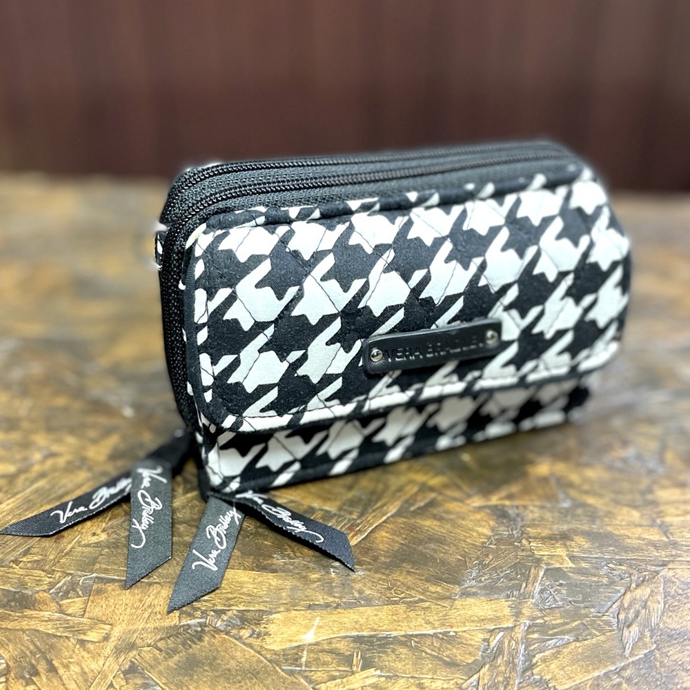 Vera Bradley Crossbody Smart Phone Wristlet NWOT - Picture 1 of 6